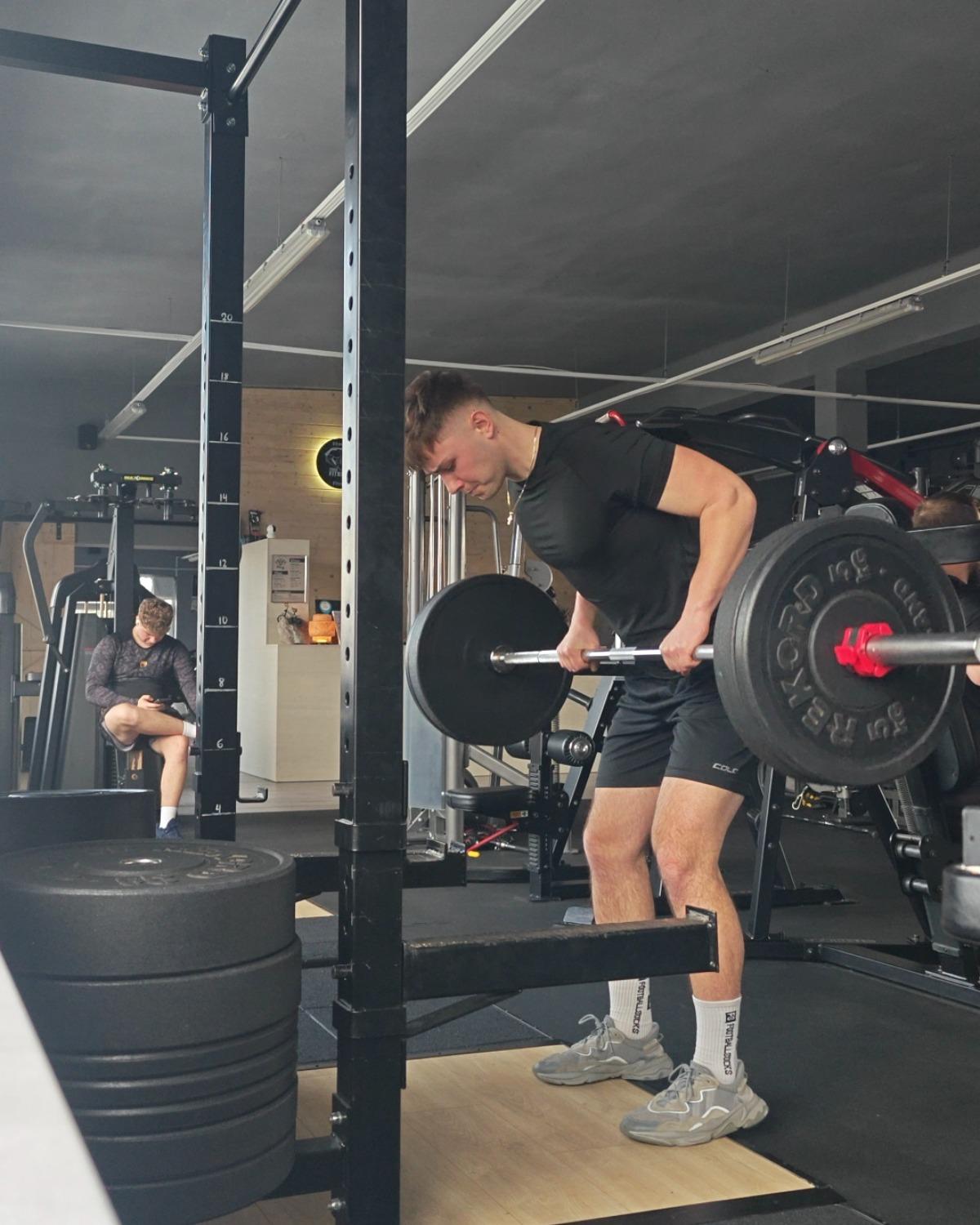 Mateusz Cieśla - Trener personalny